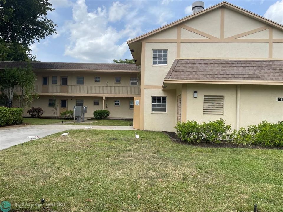 Recently Sold: $199,900 (1 beds, 1 baths, 1008 Square Feet)