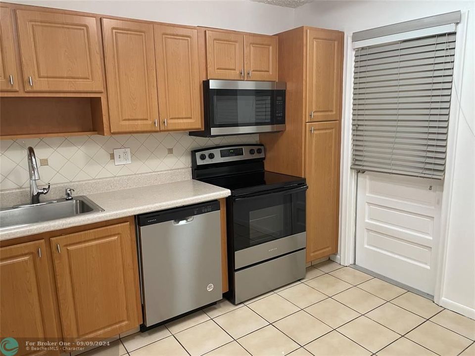 Vendido Recientemente: $199,900 (1 camas, 1 baños, 1008 Pies cuadrados)