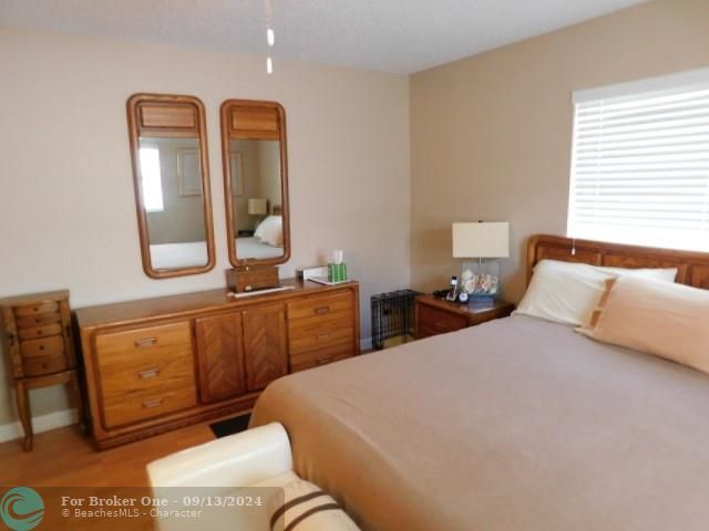 For Sale: $399,900 (2 beds, 2 baths, 1398 Square Feet)