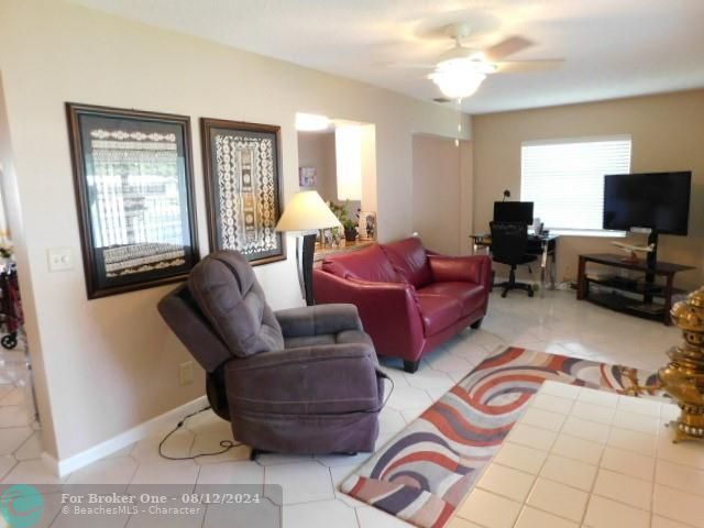 For Sale: $399,900 (2 beds, 2 baths, 1398 Square Feet)