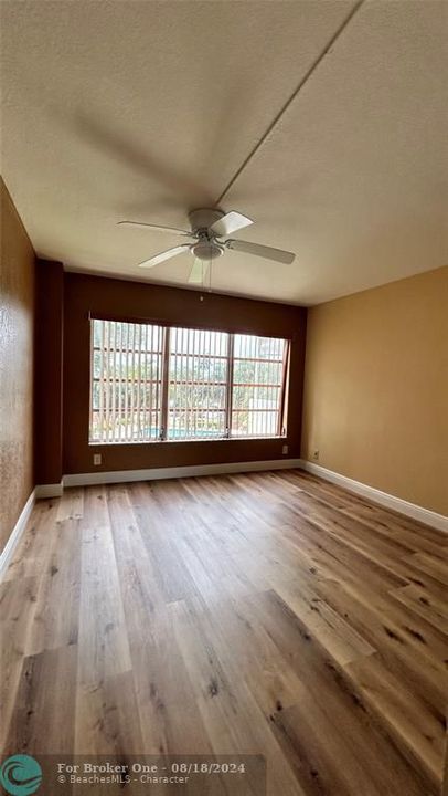 For Rent: $2,100 (2 beds, 2 baths, 1300 Square Feet)