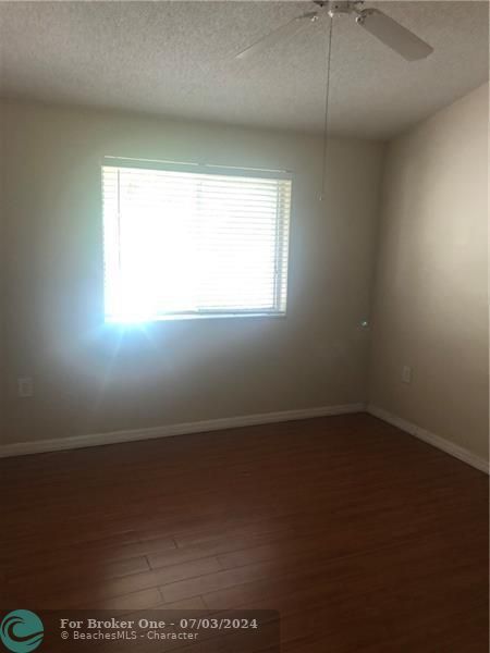 For Rent: $1,750 (1 beds, 1 baths, 750 Square Feet)