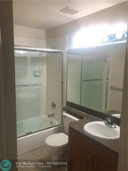 For Rent: $1,750 (1 beds, 1 baths, 750 Square Feet)