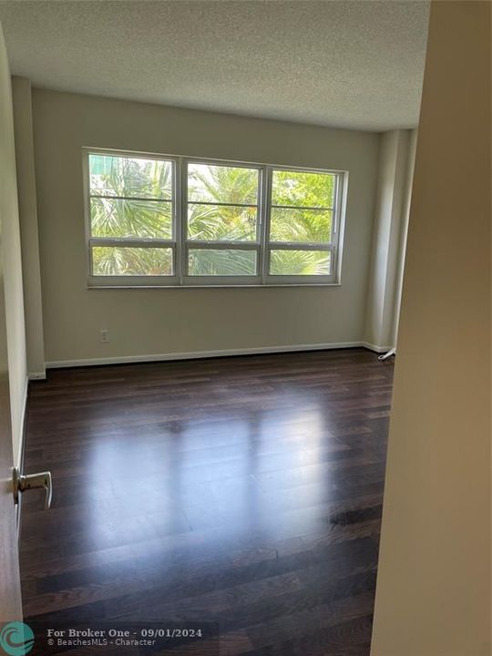 Recently Sold: $400,000 (2 beds, 2 baths, 1218 Square Feet)