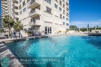 Recently Sold: $400,000 (2 beds, 2 baths, 1218 Square Feet)