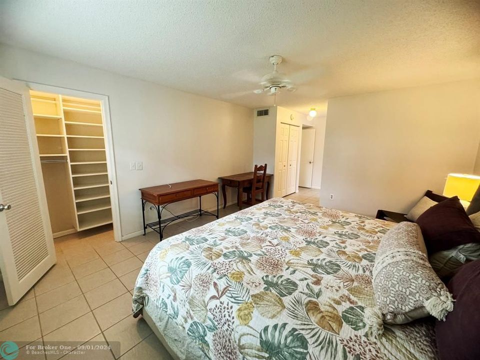 For Rent: $2,375 (2 beds, 2 baths, 1216 Square Feet)