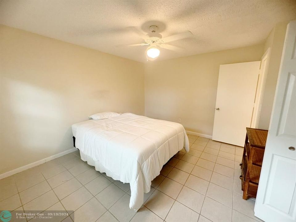 For Rent: $2,375 (2 beds, 2 baths, 1216 Square Feet)