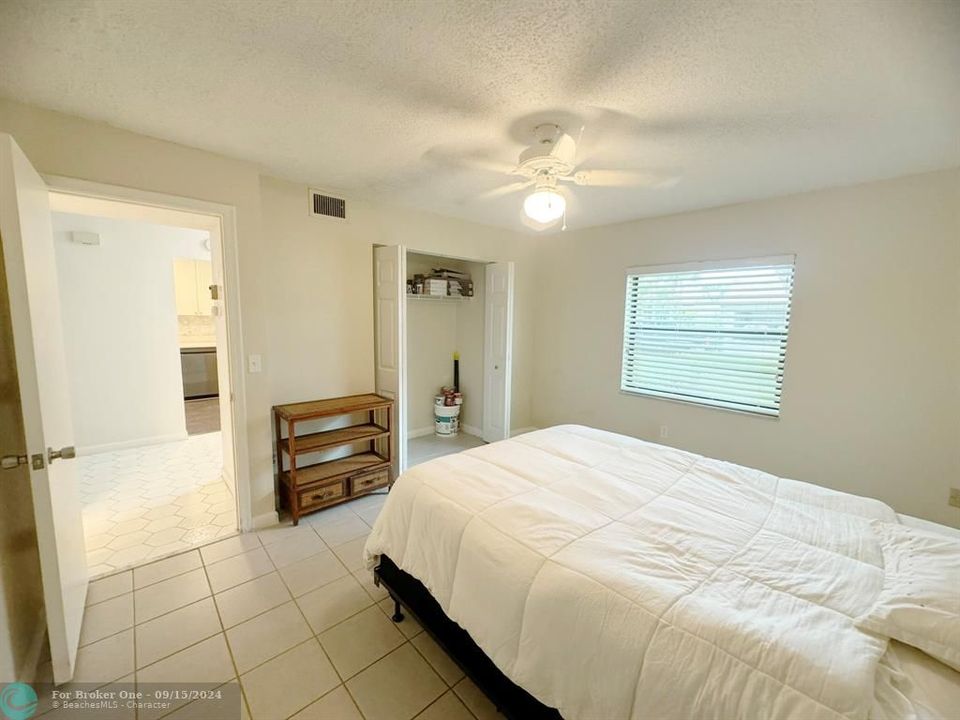 For Rent: $2,375 (2 beds, 2 baths, 1216 Square Feet)