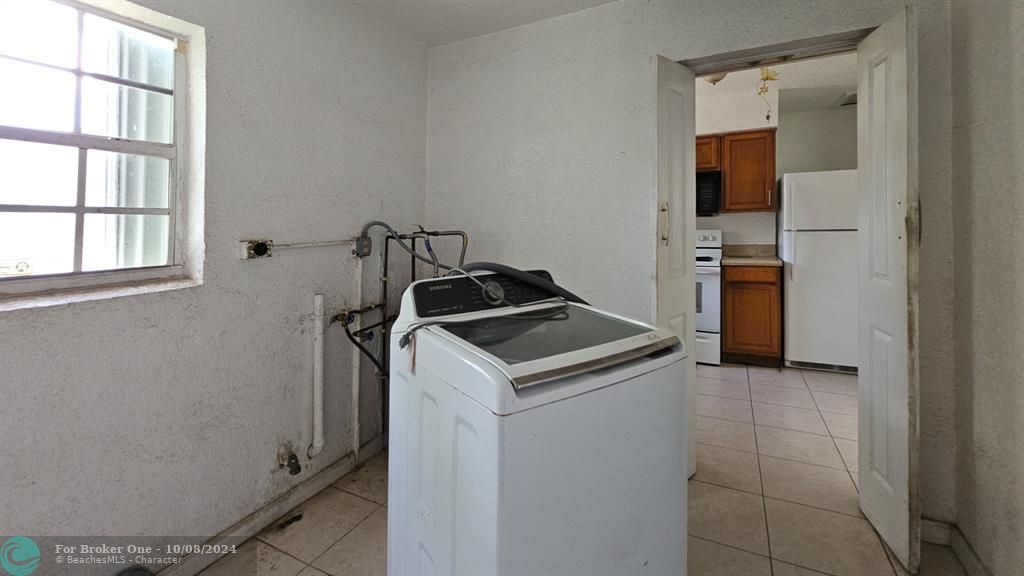 Vendido Recientemente: $390,000 (3 camas, 2 baños, 920 Pies cuadrados)