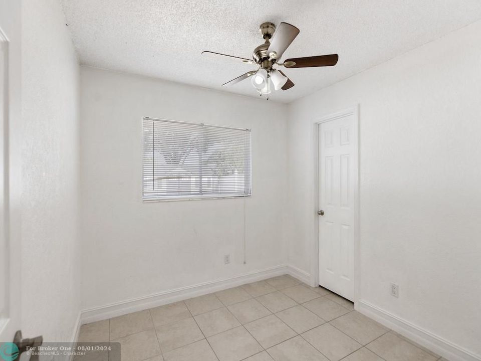 For Sale: $369,000 (3 beds, 2 baths, 1366 Square Feet)