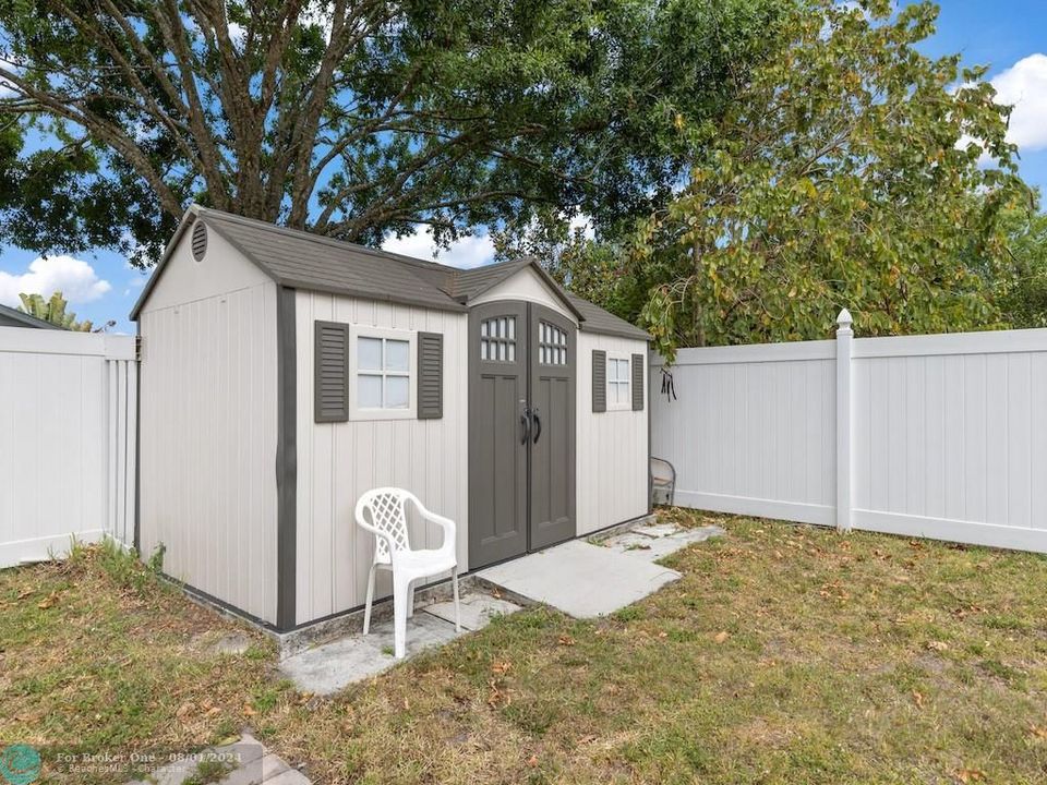 For Sale: $369,000 (3 beds, 2 baths, 1366 Square Feet)