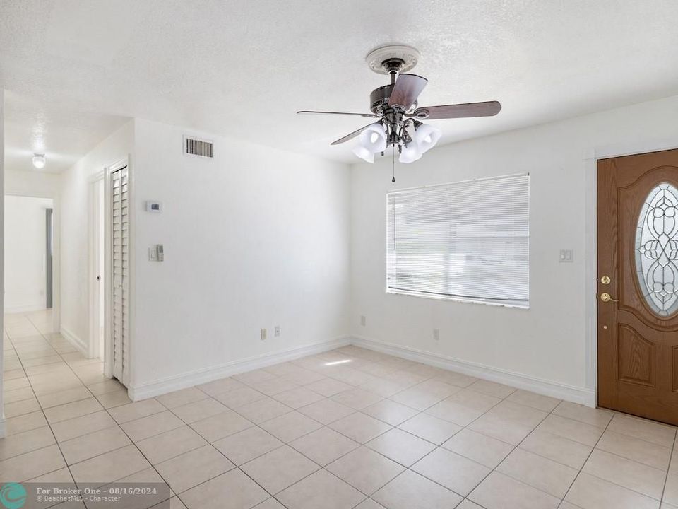 For Sale: $369,000 (3 beds, 2 baths, 1366 Square Feet)