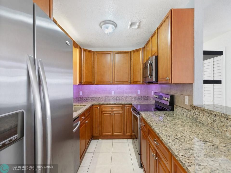 For Sale: $369,000 (3 beds, 2 baths, 1366 Square Feet)