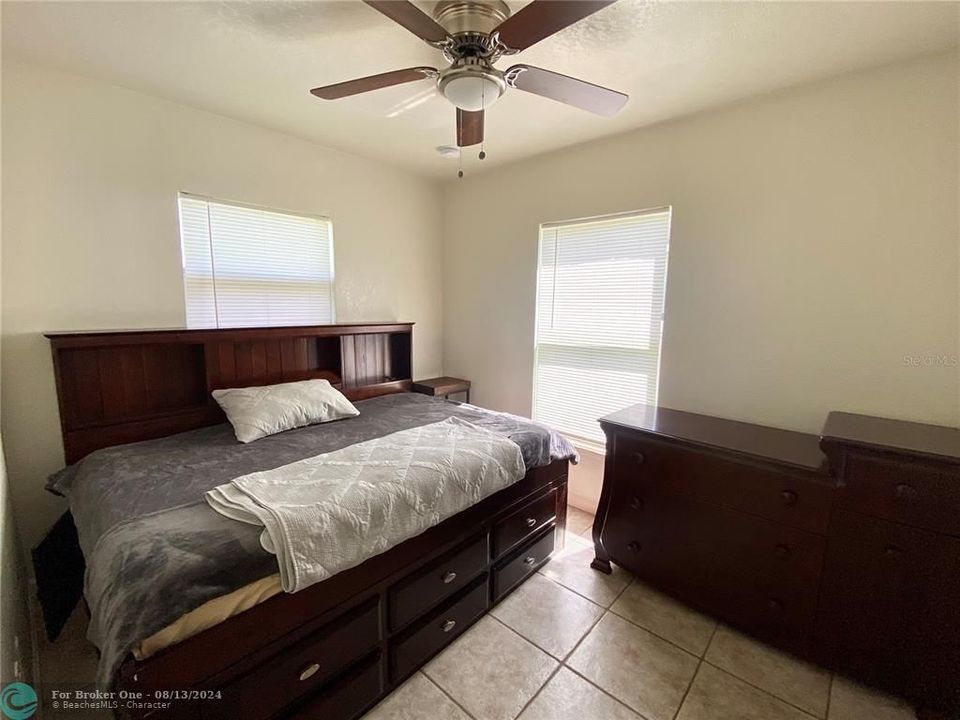 Active With Contract: $179,000 (2 beds, 1 baths, 576 Square Feet)