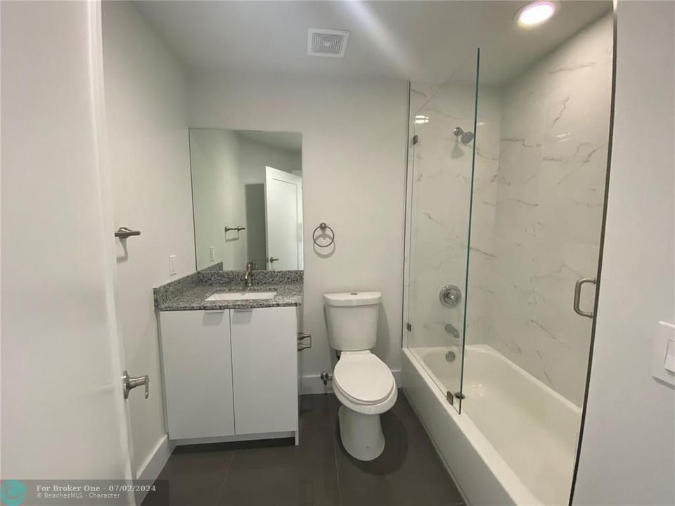 Recently Rented: $3,000 (2 beds, 2 baths, 2450 Square Feet)