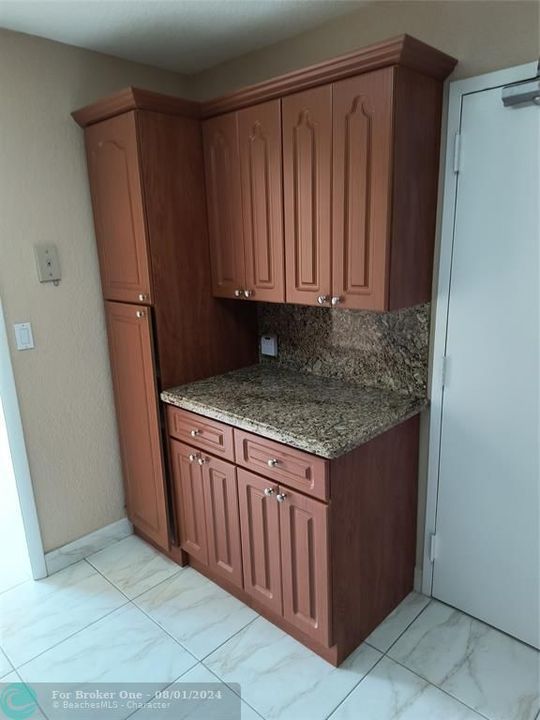 For Rent: $2,000 (2 beds, 2 baths, 1350 Square Feet)