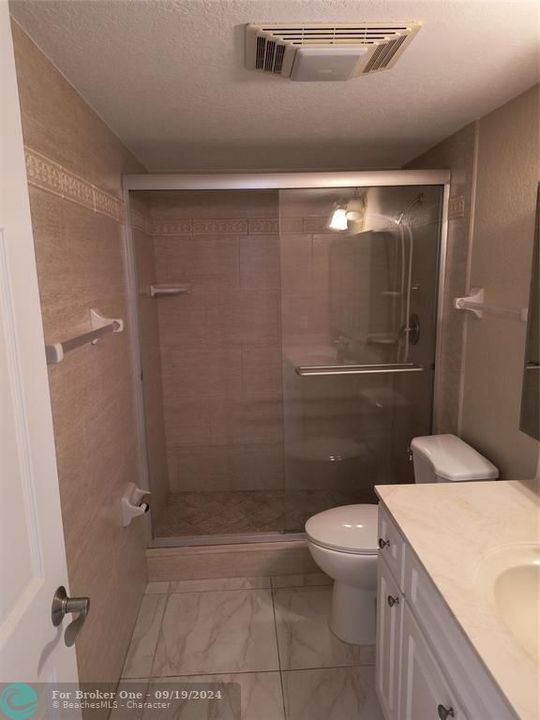 For Rent: $2,000 (2 beds, 2 baths, 1350 Square Feet)