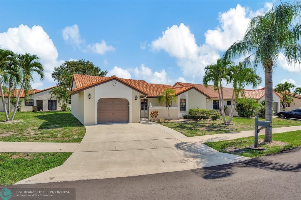 Active With Contract: $525,000 (3 beds, 2 baths, 1490 Square Feet)