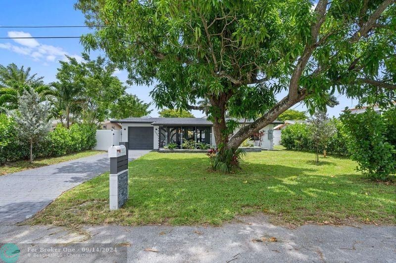 For Sale: $1,299,000 (3 beds, 1 baths, 1450 Square Feet)