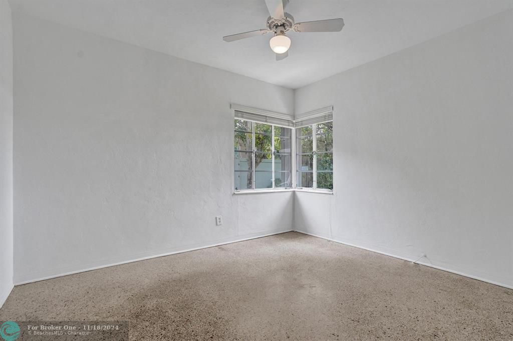 For Sale: $549,000 (2 beds, 1 baths, 1156 Square Feet)