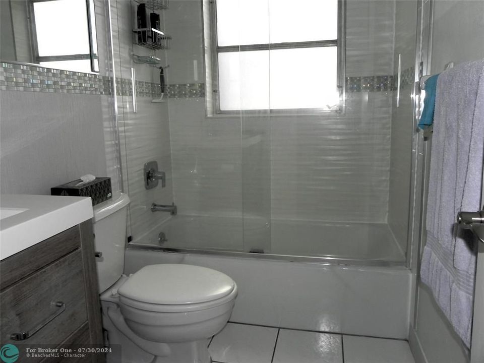 For Sale: $155,000 (2 beds, 2 baths, 990 Square Feet)