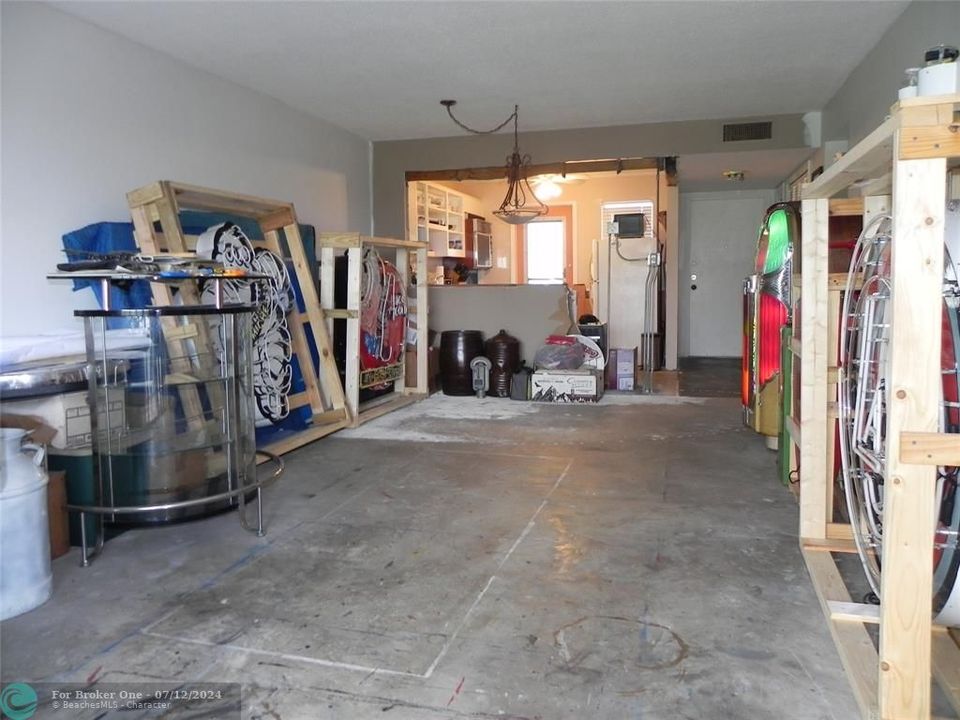 For Sale: $155,000 (2 beds, 2 baths, 990 Square Feet)
