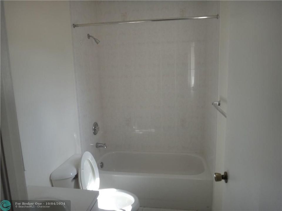 For Rent: $2,800 (3 beds, 2 baths, 0 Square Feet)