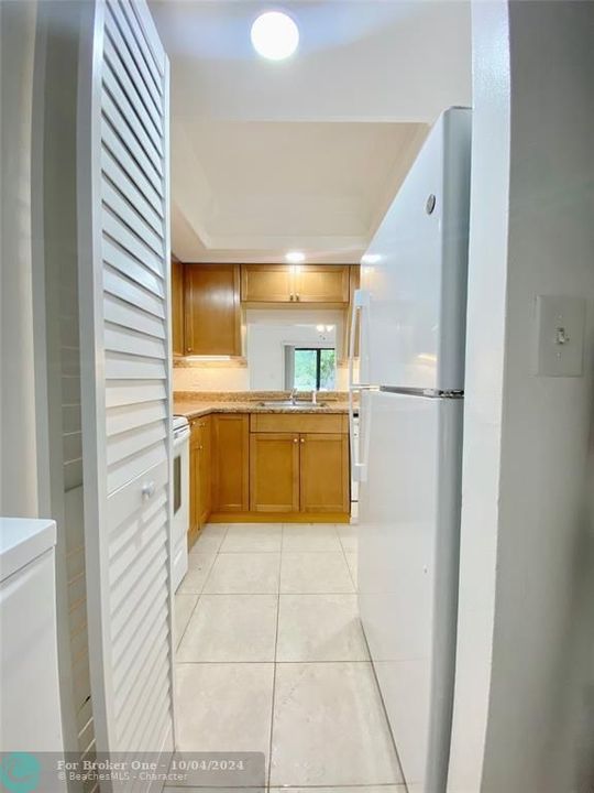 Active With Contract: $1,800 (2 beds, 2 baths, 845 Square Feet)