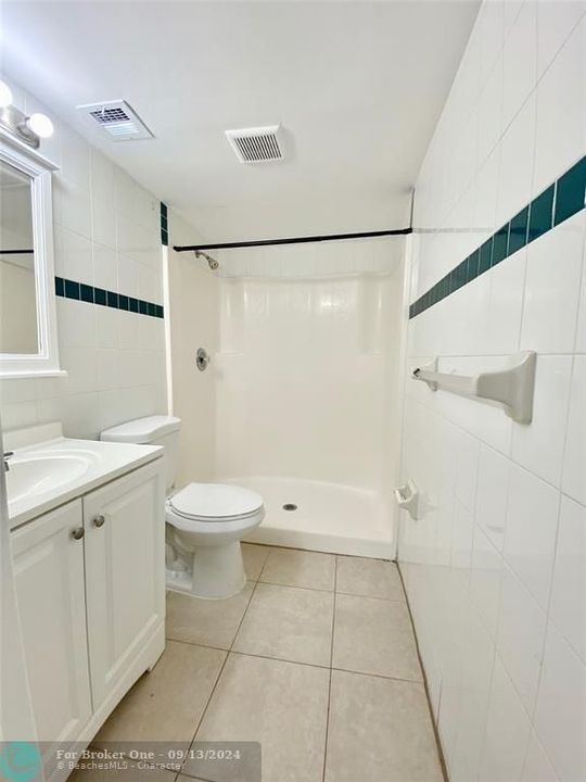 Active With Contract: $1,800 (2 beds, 2 baths, 845 Square Feet)