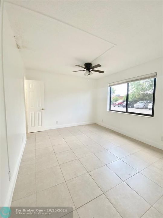 Active With Contract: $1,800 (2 beds, 2 baths, 845 Square Feet)