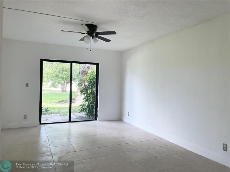 Active With Contract: $1,800 (2 beds, 2 baths, 845 Square Feet)