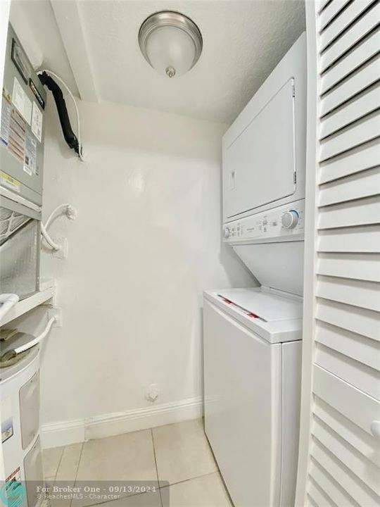 Active With Contract: $1,800 (2 beds, 2 baths, 845 Square Feet)