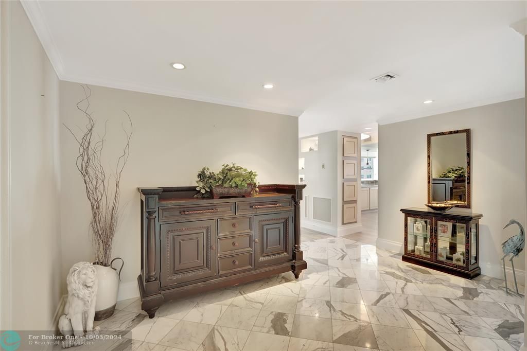 Recently Sold: $1,150,000 (2 beds, 2 baths, 2244 Square Feet)