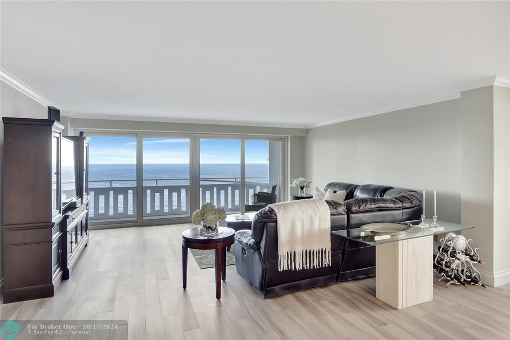 Recently Sold: $1,150,000 (2 beds, 2 baths, 2244 Square Feet)