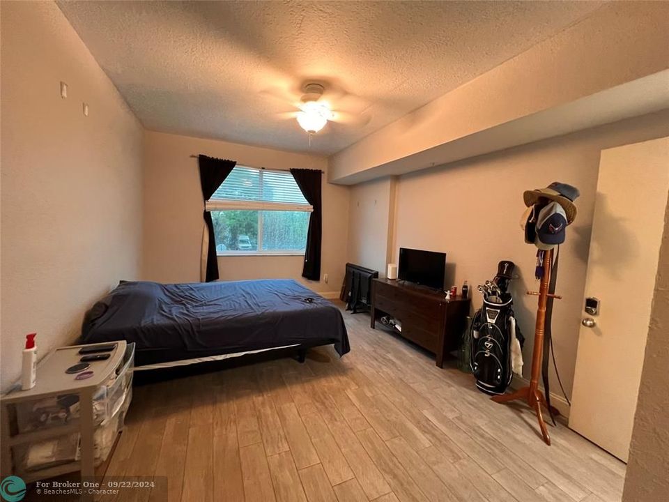 For Rent: $2,400 (2 beds, 2 baths, 1183 Square Feet)