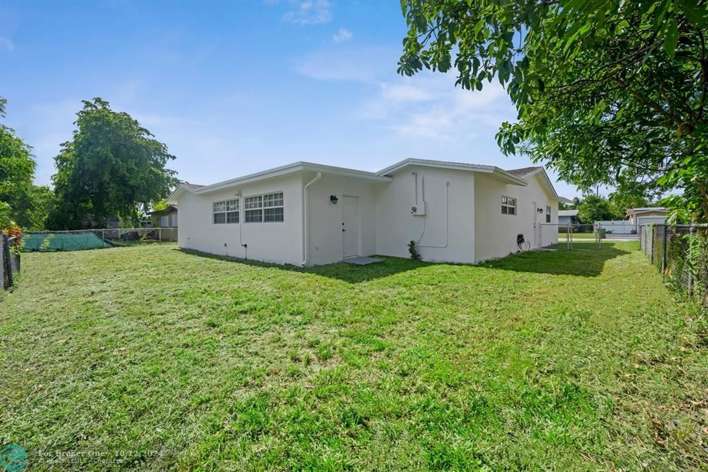 For Sale: $549,000 (3 beds, 2 baths, 2300 Square Feet)