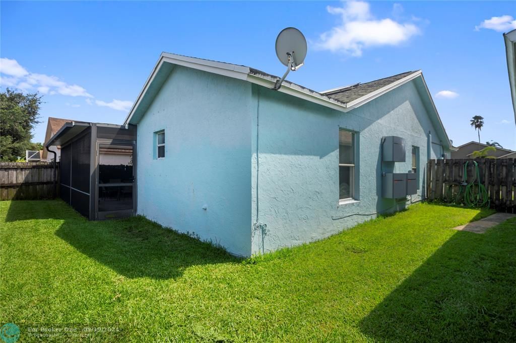 Recently Sold: $459,000 (3 beds, 2 baths, 1352 Square Feet)