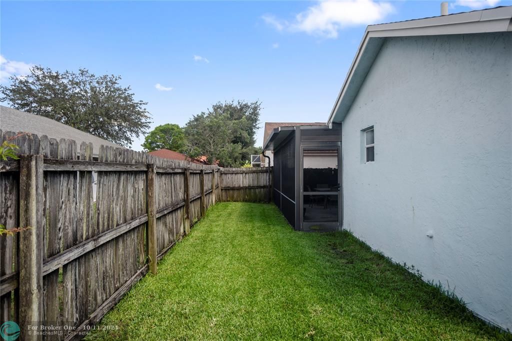 For Sale: $475,000 (3 beds, 2 baths, 1352 Square Feet)