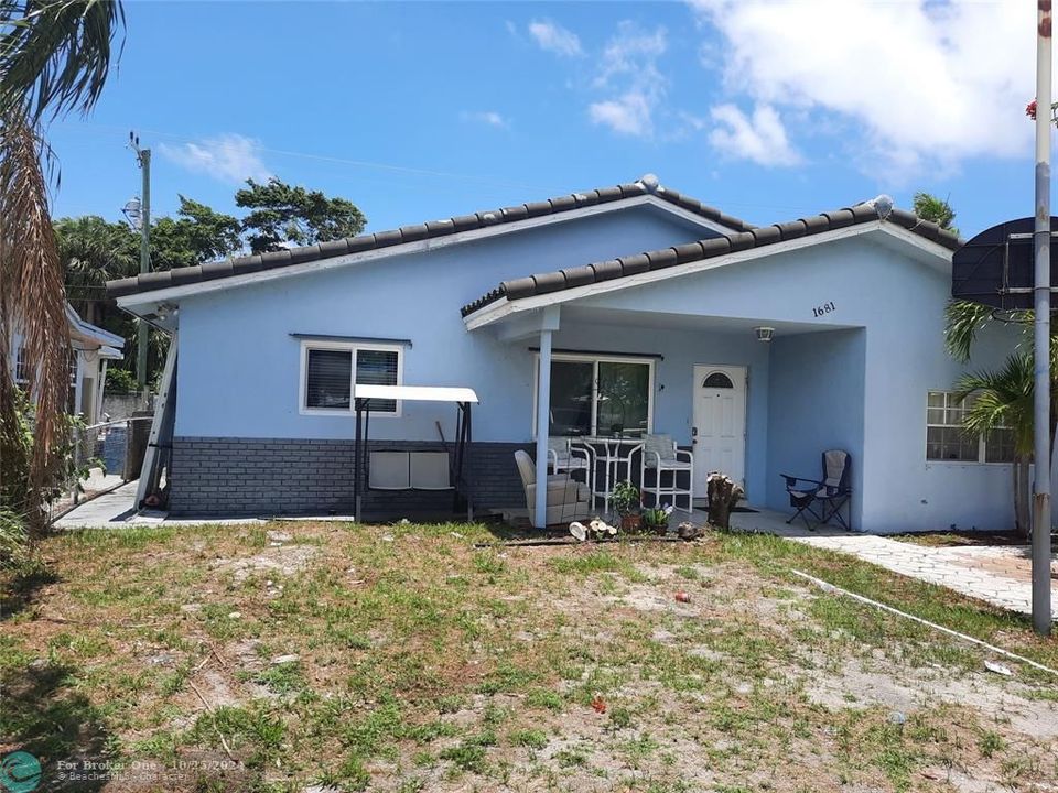 For Sale: $479,900 (3 beds, 2 baths, 1599 Square Feet)