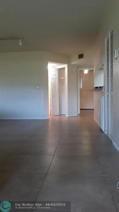 For Rent: $2,050 (2 beds, 2 baths, 1044 Square Feet)