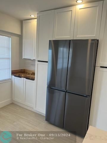 For Rent: $2,300 (2 beds, 1 baths, 840 Square Feet)