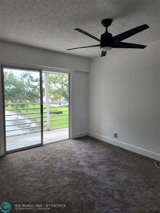 For Rent: $2,300 (2 beds, 1 baths, 840 Square Feet)
