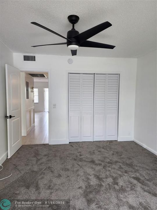 For Rent: $2,300 (2 beds, 1 baths, 840 Square Feet)