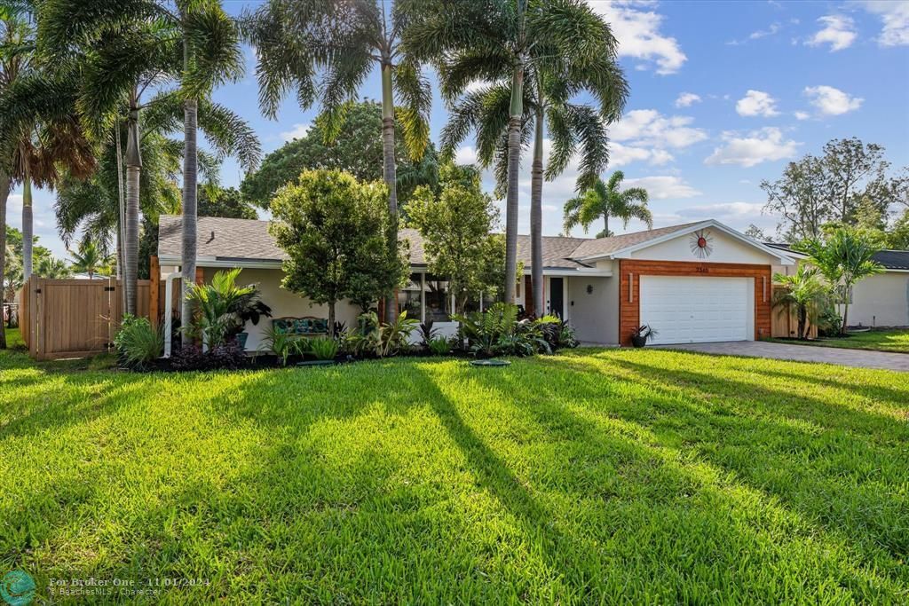 For Sale: $1,395,000 (3 beds, 2 baths, 1750 Square Feet)