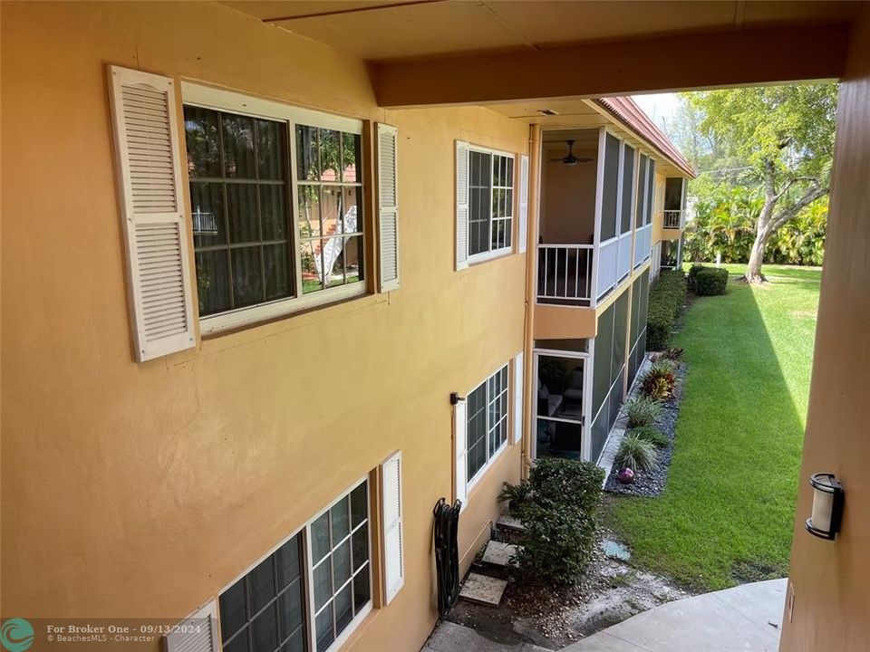 For Sale: $360,000 (2 beds, 2 baths, 1180 Square Feet)