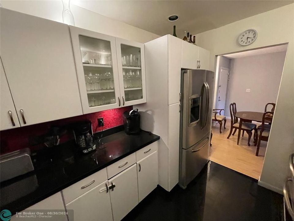 For Sale: $360,000 (2 beds, 2 baths, 1180 Square Feet)