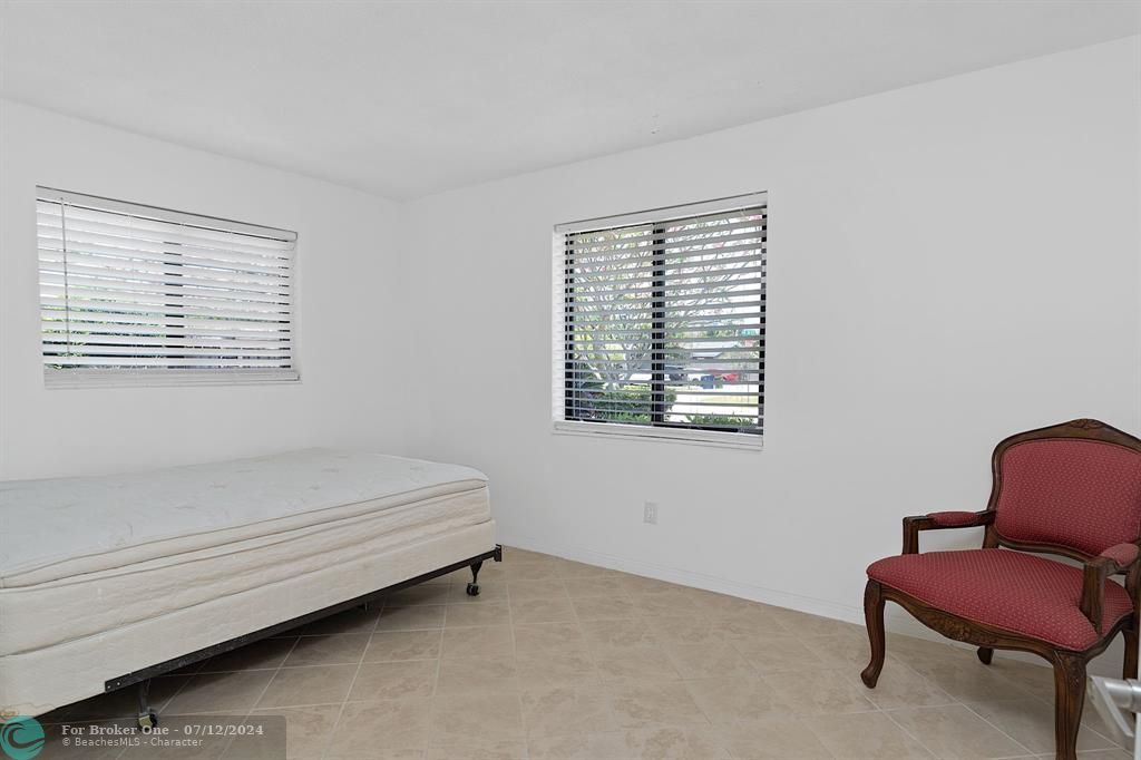 For Sale: $2,400 (2 beds, 1 baths, 2473 Square Feet)