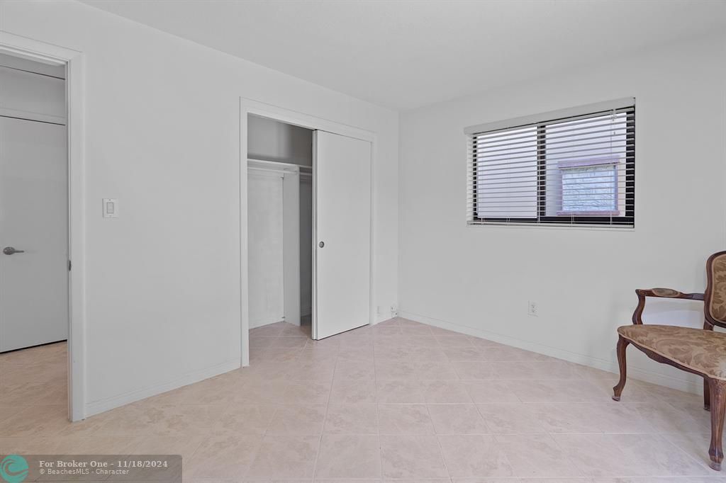 For Sale: $2,400 (2 beds, 1 baths, 2473 Square Feet)