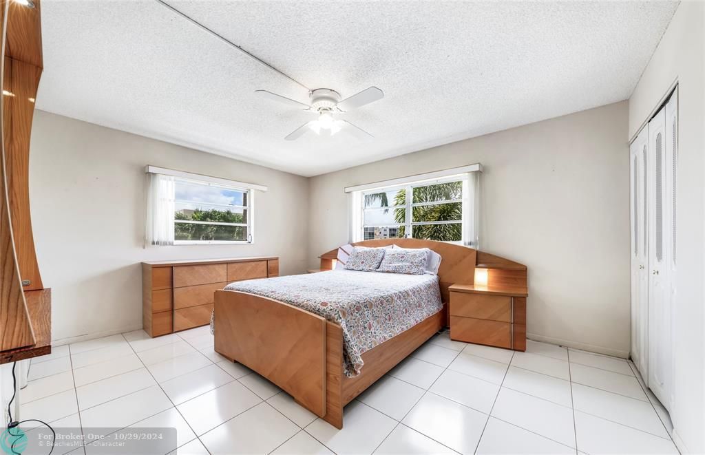 For Sale: $235,000 (2 beds, 2 baths, 1144 Square Feet)