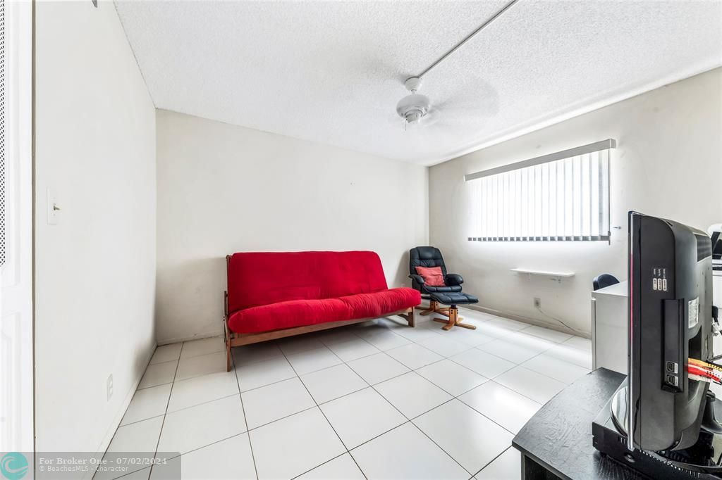 For Sale: $235,000 (2 beds, 2 baths, 1144 Square Feet)